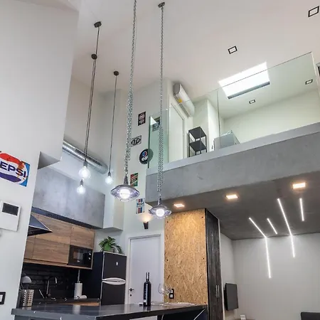 Flatguest Industrial Loft By Marina - Wifi