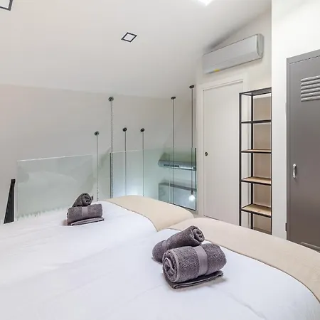 Flatguest Industrial Loft By Marina - Wifi Apartment