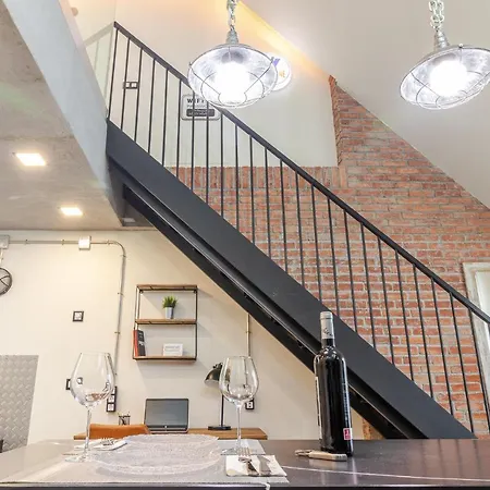 Apartment Flatguest Industrial Loft By Marina - Wifi *